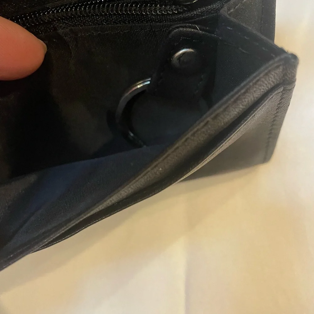 Ralph Lauren Classic Black Leather Card Holder with Key Ring.